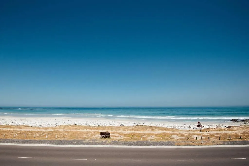 Beach Living Melkbosstrand Città del Capo 0*,  Sudafrica